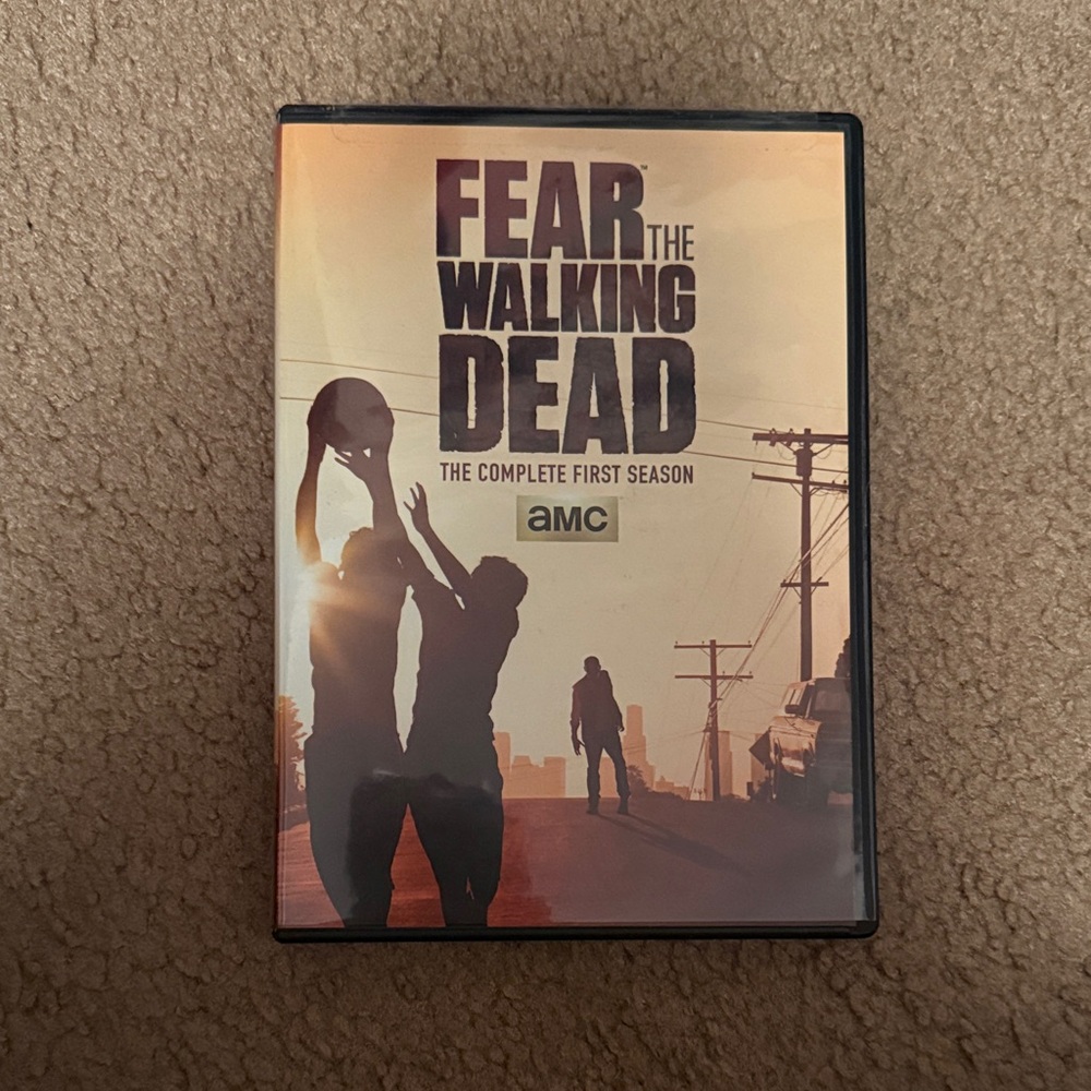 Fear the Walking Dead: The Complete First Season DVD